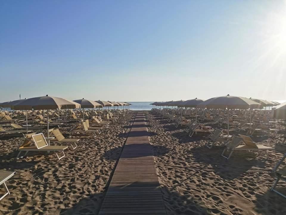 Alexandra Plaza Hotel Riccione Exterior photo