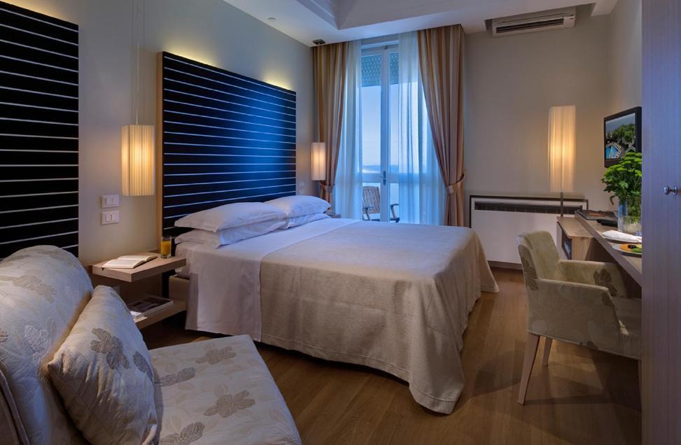 Alexandra Plaza Hotel Riccione Exterior photo